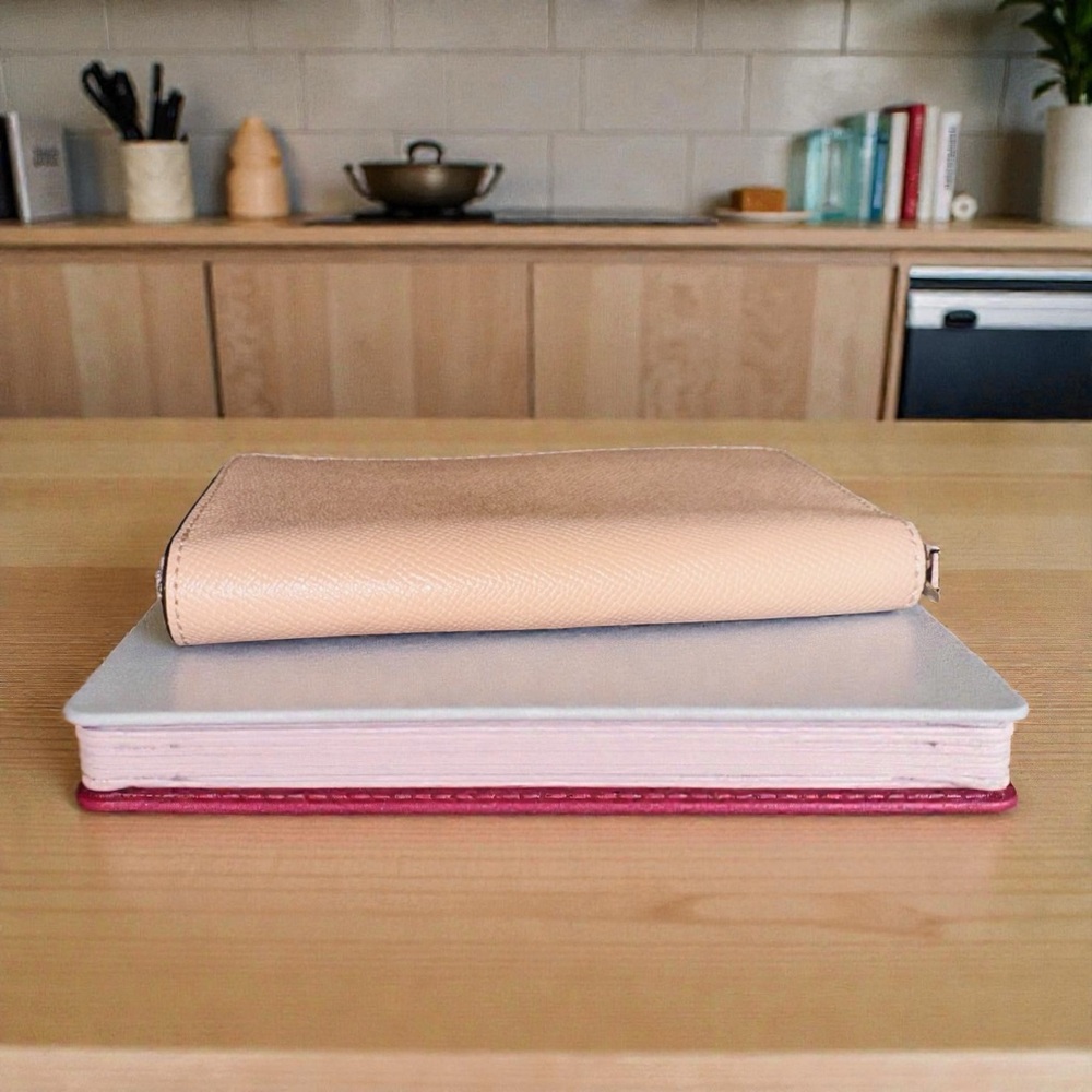 Coach Short Zip Around Wallet Carnation Pink Leather EUC - Picture 9 of 10